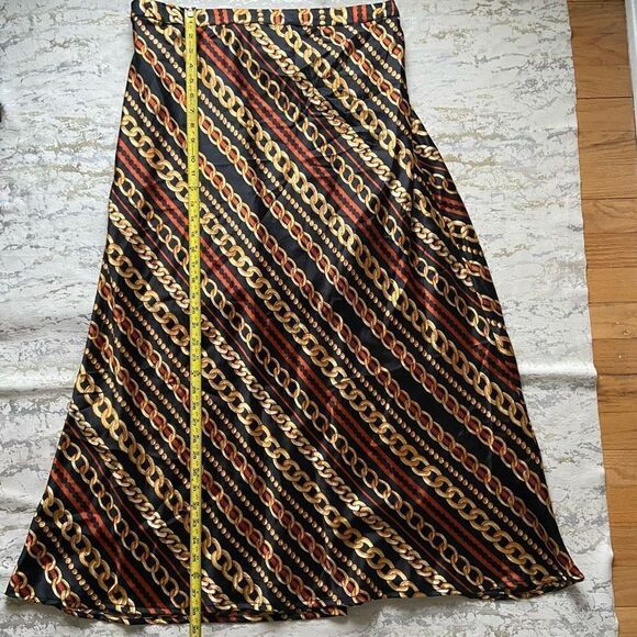 Ashley Stewart Silky Chain Print MIDI Skirt - Picture 5 of 12